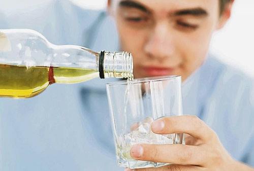 Реклама спиртних напоїв робить підлітків алкозалежними 0e9ba21b1f8af4411834dd1ac3411904