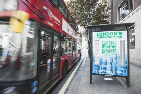 Зовнішня реклама в Лондоні очищає повітря на автобусних зупинках 0e6c8e32ecf4dc05cdf22817d6a01bfe